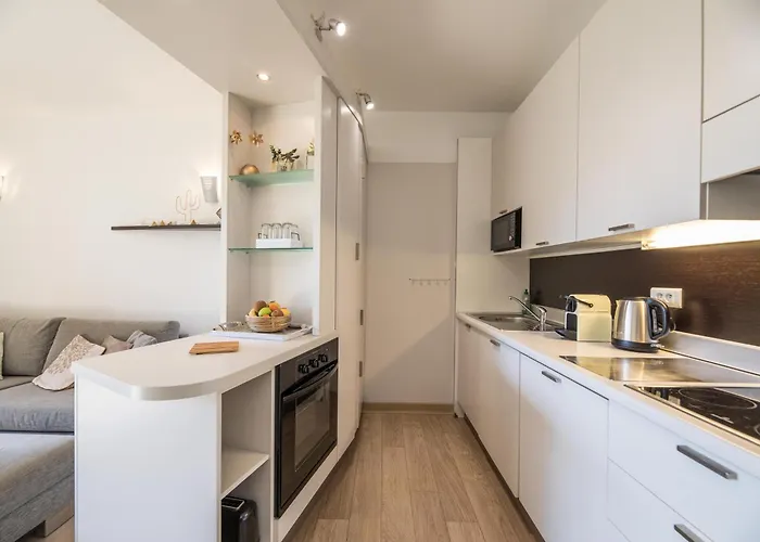 4 Etoiles Piscine Et A Pied ポルトヴェッキオ