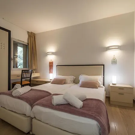 4 Etoiles Piscine Et A Pied ポルトヴェッキオ